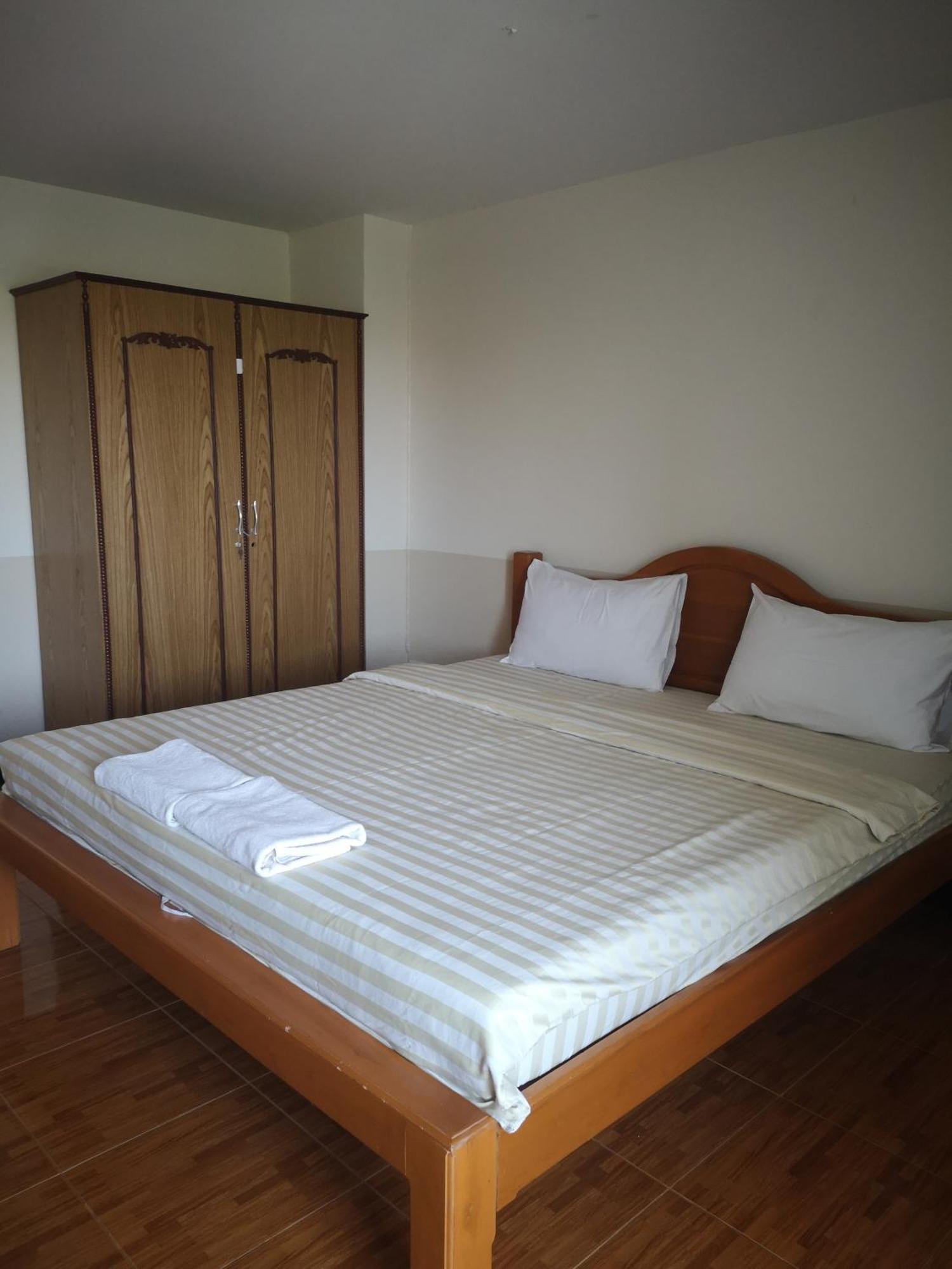 Hotel Sab Suwarn Mansion Suphanburi Exterior foto