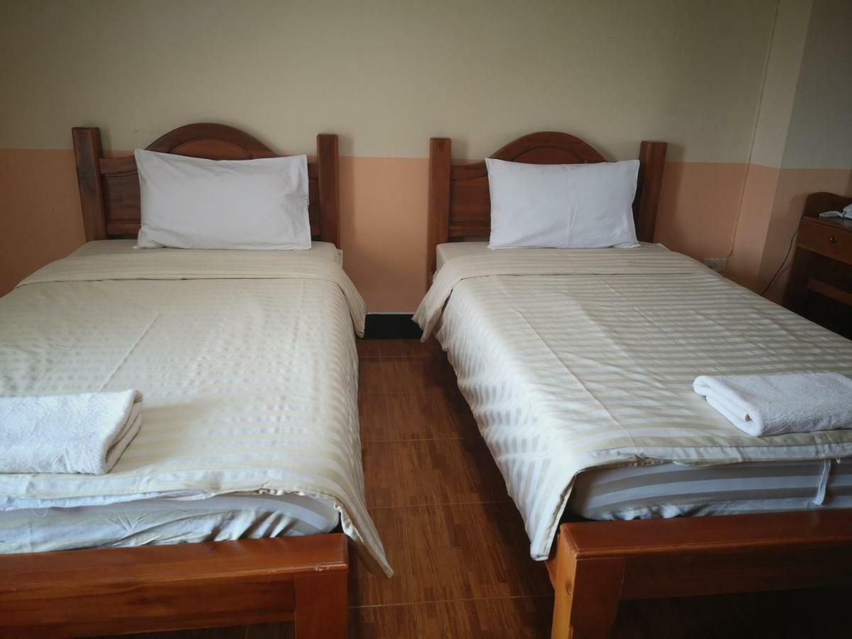 Hotel Sab Suwarn Mansion Suphanburi Exterior foto